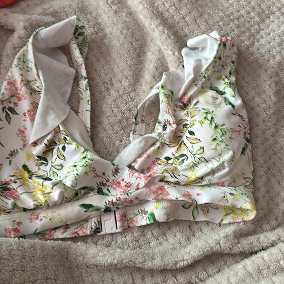 bathing suit top bundle - Picture 7 of 8